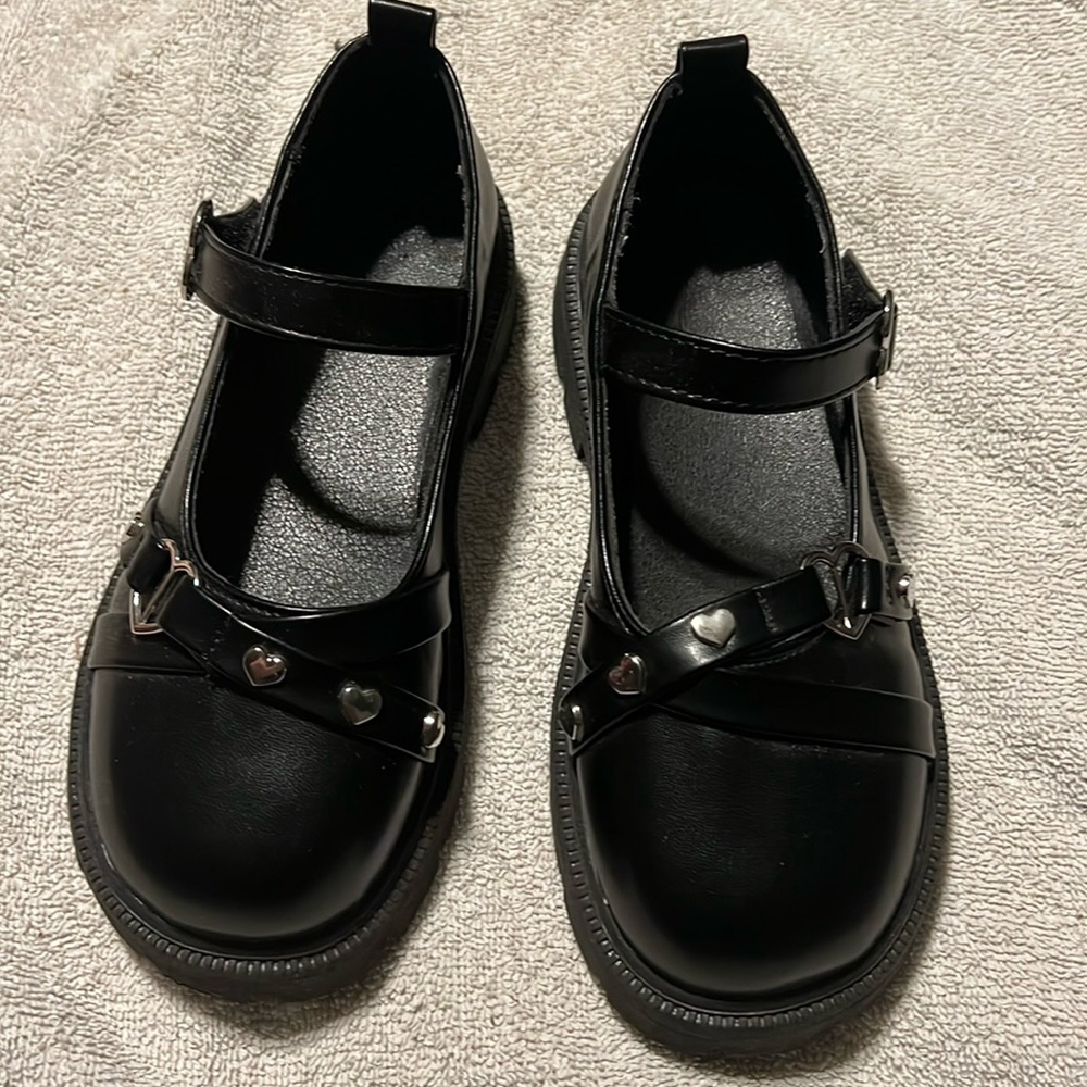 Girls black Mary Jane shoes. Size 2